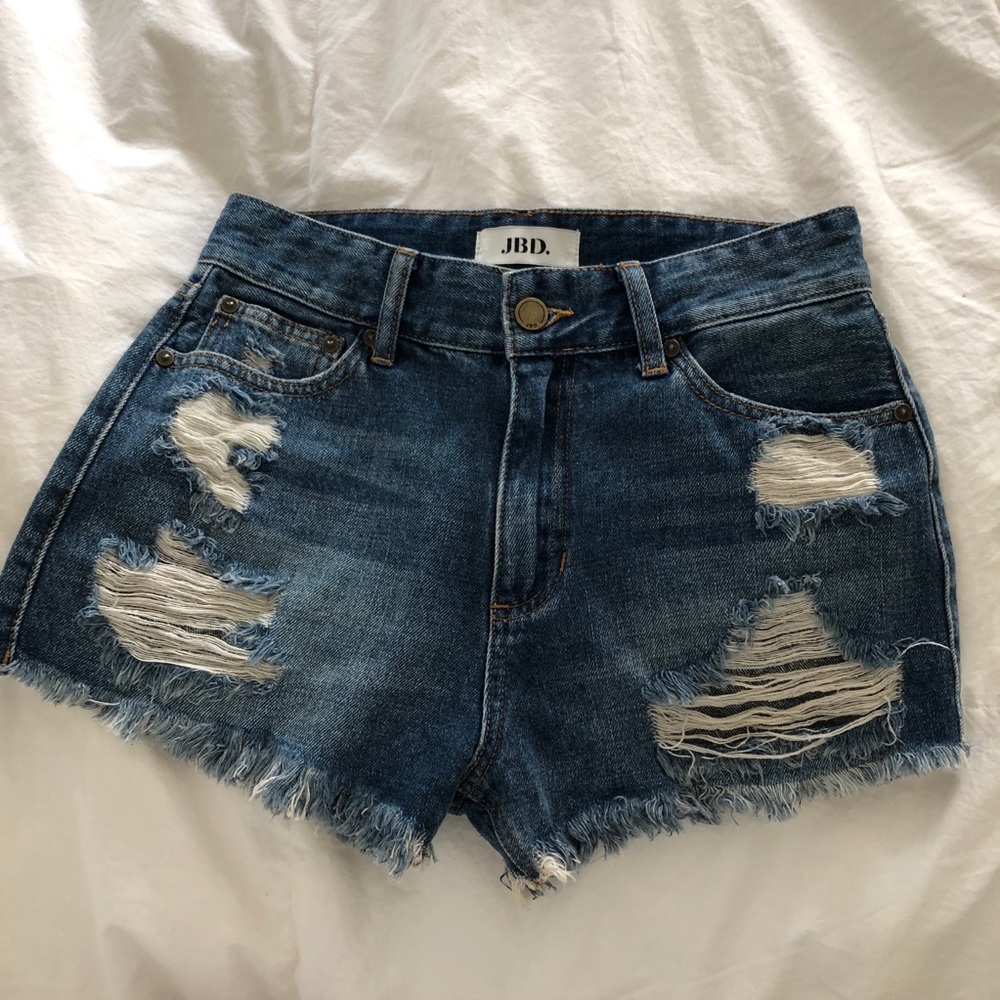 NEVER WORN JBD distressed denim shorts!! 💙